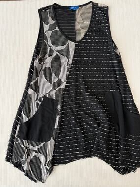 Aster by Firmiana Black Textured Abstract Print Top Large